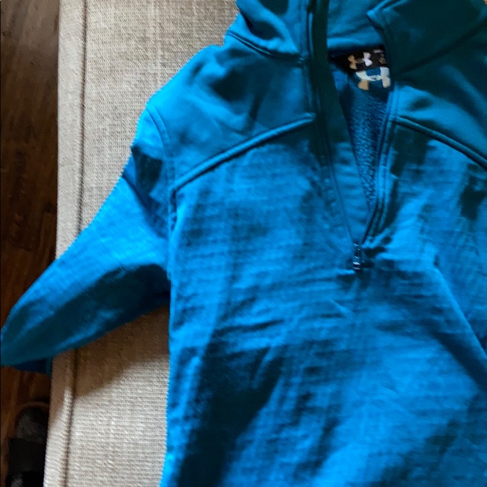 Under Armour women’s small half zip pullover
